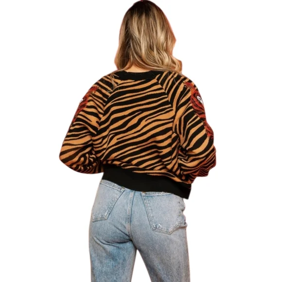 Queen of Sparkles Tiger Stripe Cardigan Sequin Tigers Black Camel Medium - Picture 3 of 14